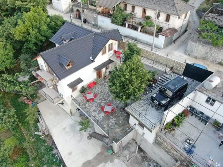 Bixhaku Guesthouse Гірокастра Екстер'єр фото