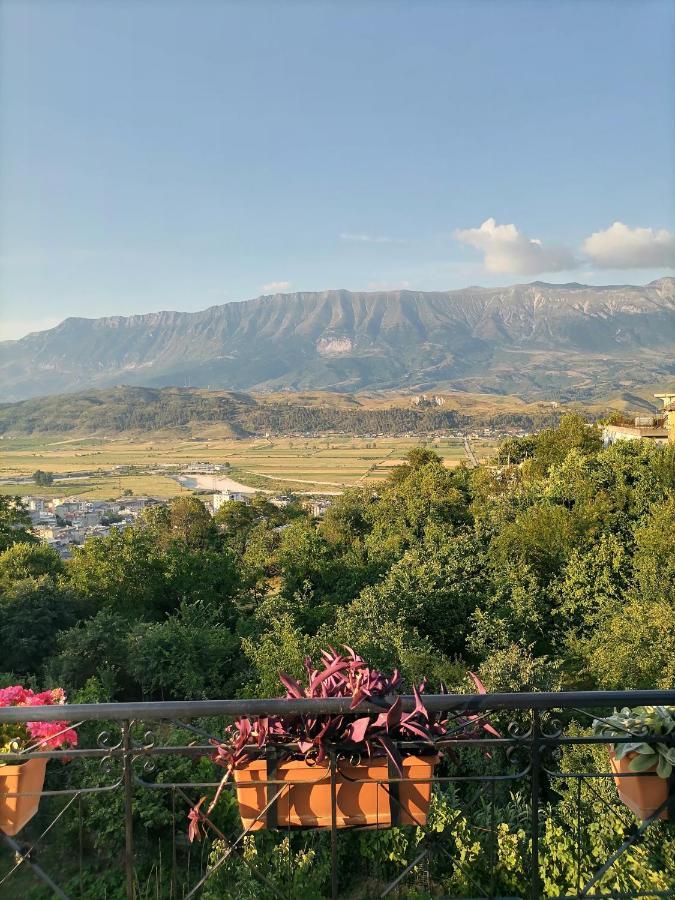 Bixhaku Guesthouse Гірокастра Екстер'єр фото