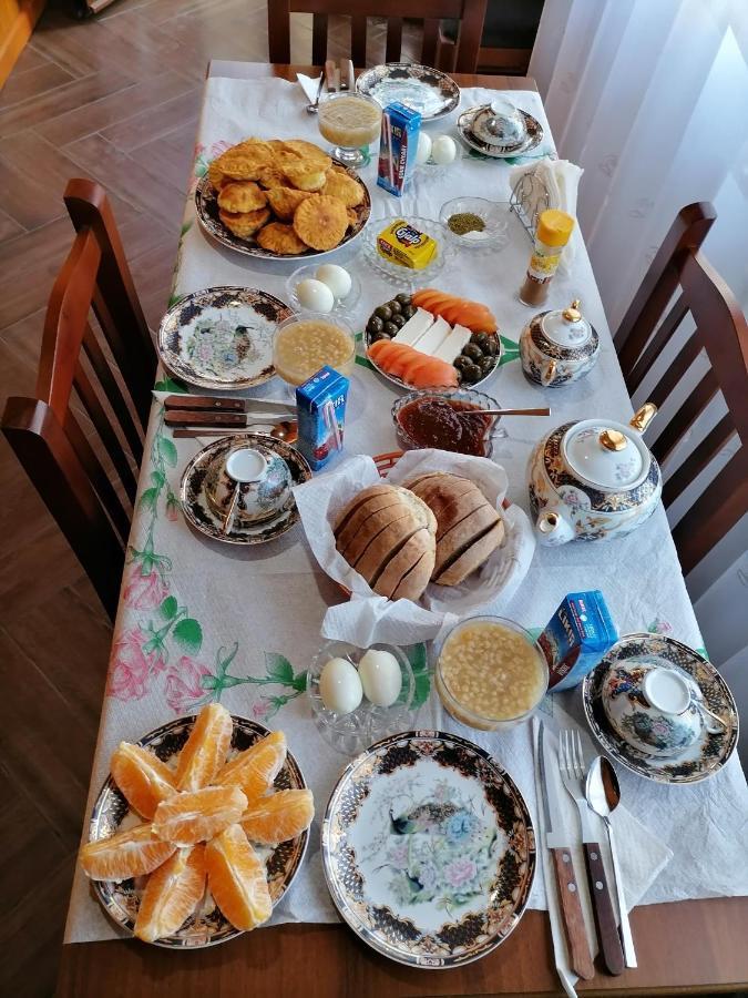 Bixhaku Guesthouse Гірокастра Екстер'єр фото