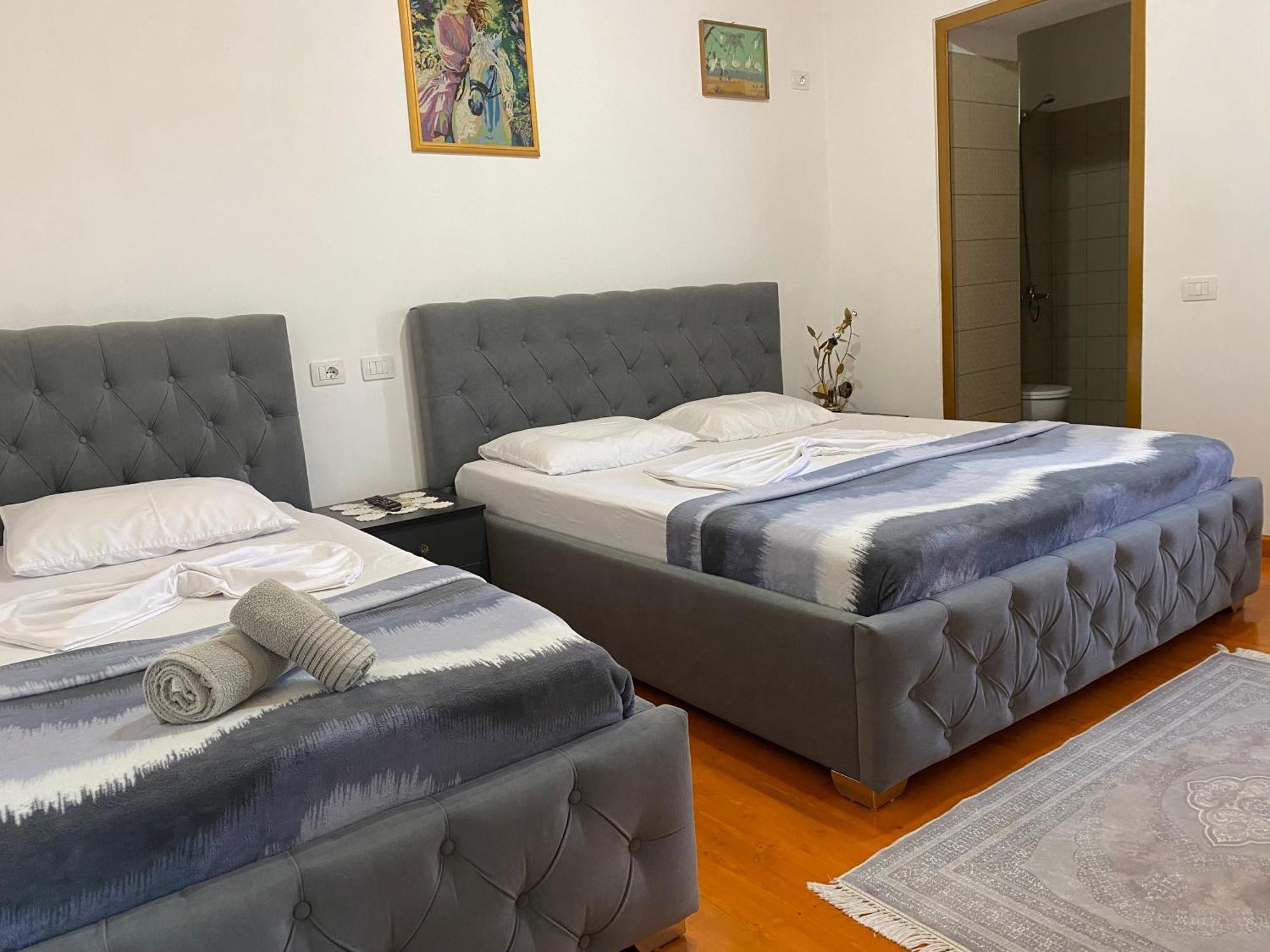Bixhaku Guesthouse Гірокастра Екстер'єр фото